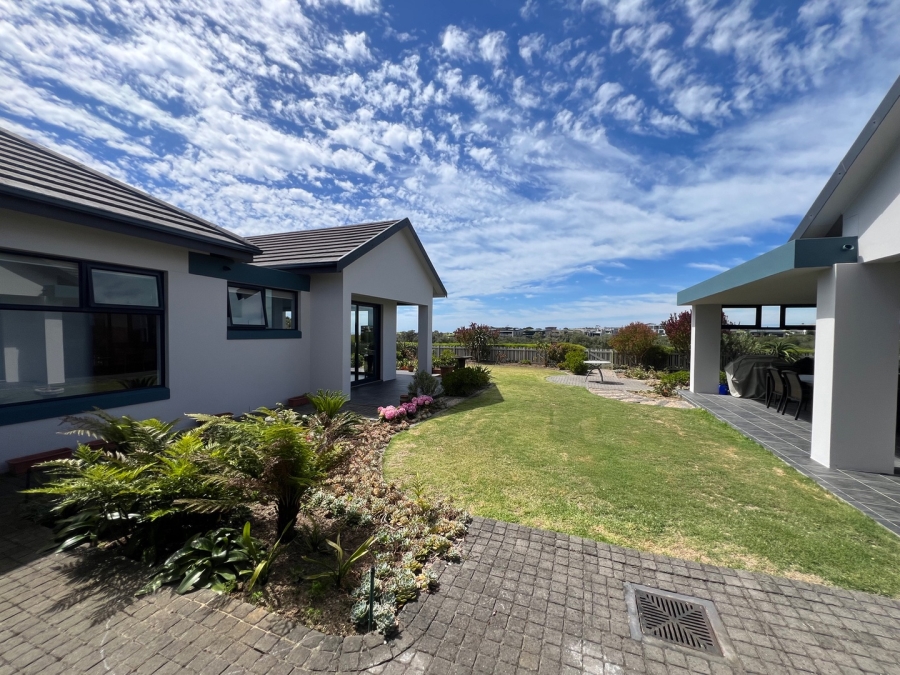 3 Bedroom Property for Sale in Oubaai Western Cape